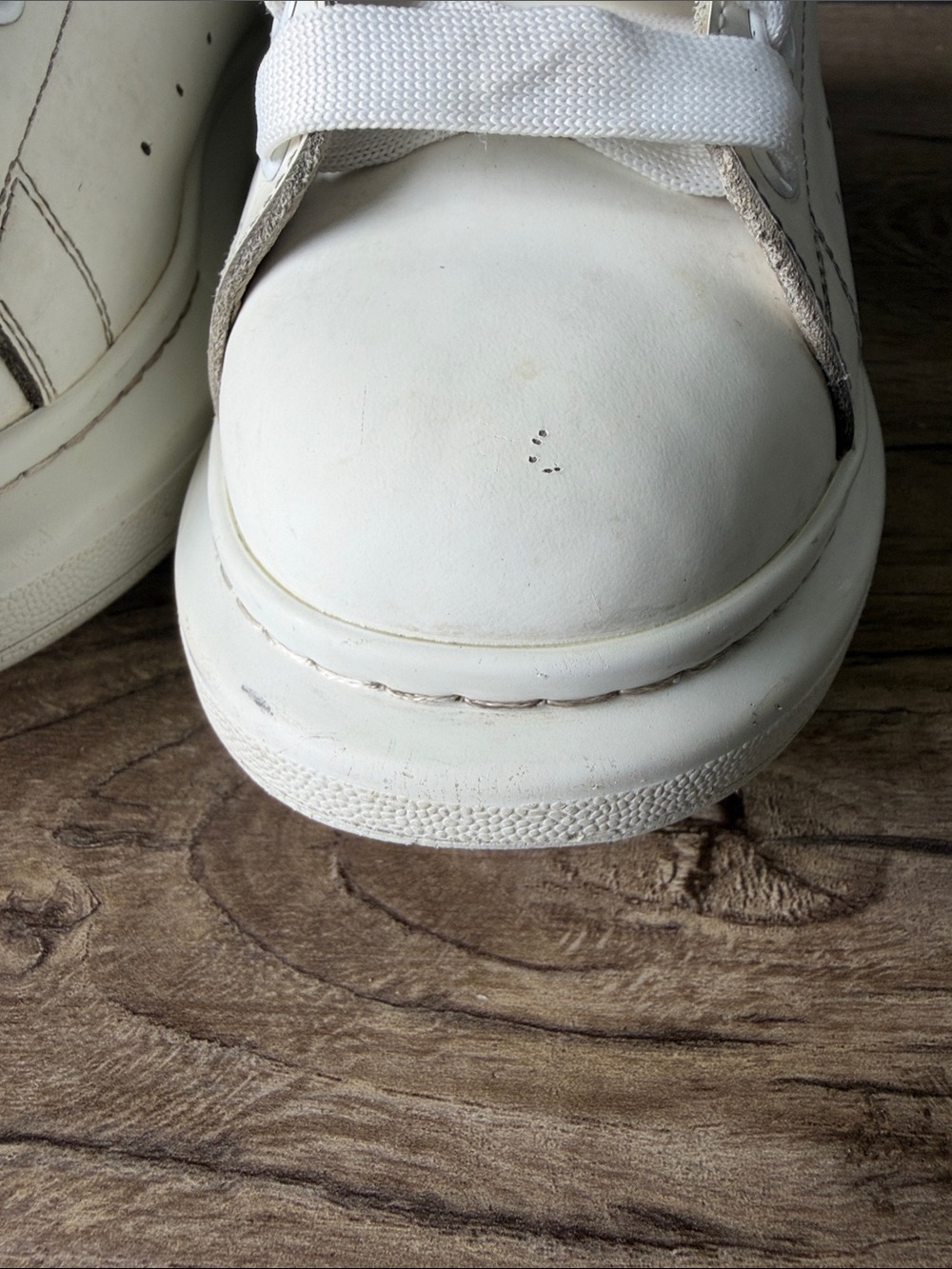 Alexander McQueen Women’s White Leather Oversized Sneakers size 39 - Picture 7 of 12